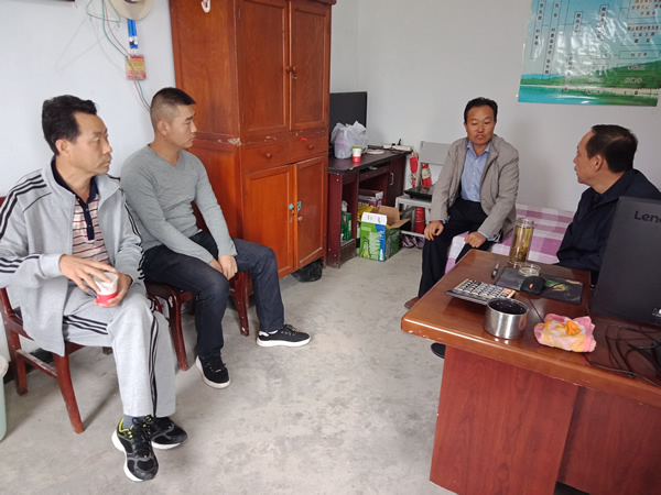 隴運集團公司黨委書記、董事長李寅祥同志深入琵琶鎮(zhèn)寧強村開展幫扶工作