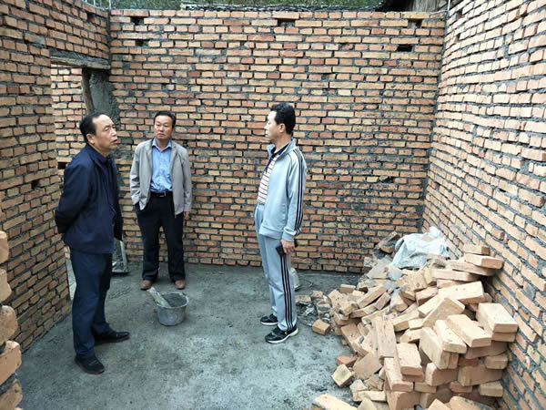 隴運集團公司黨委書記、董事長李寅祥同志深入琵琶鎮(zhèn)寧強村開展幫扶工作