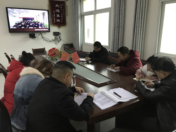 隴運(yùn)集團(tuán)公司黨委組織開展黨課輔導(dǎo)和理論學(xué)習(xí)中心組(擴(kuò)大)學(xué)習(xí)教育活動(dòng)