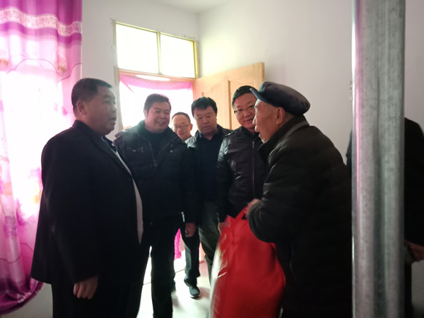 隴運集團公司開展“解難題、辦實事、送溫暖”主題黨日活動