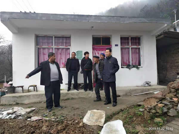 隴運集團公司開展“解難題、辦實事、送溫暖”主題黨日活動