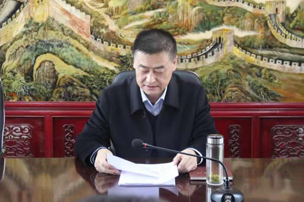 隴運集團公司黨委召開理論中心組集中學(xué)習(xí)暨黨委(擴大)會議