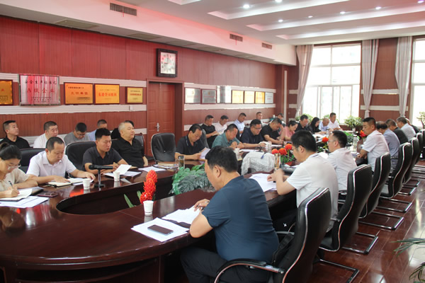 隴運(yùn)集團(tuán)公司黨委召開(kāi)理論學(xué)習(xí)中心組集中學(xué)習(xí)暨黨委(擴(kuò)大)會(huì)和2025年上半年